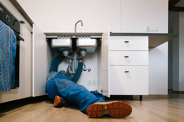 Professional Drain Cleaning technician working in Highland Lakes, AL